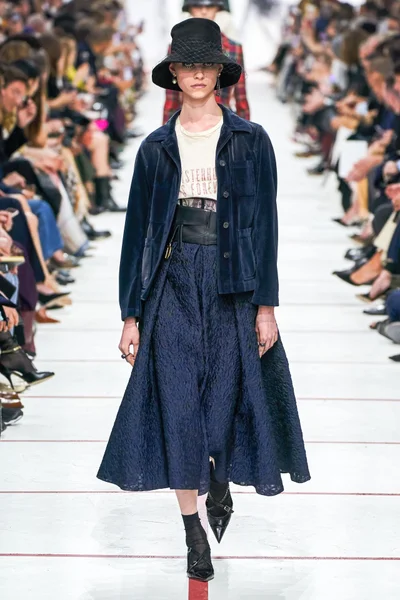 Look 48